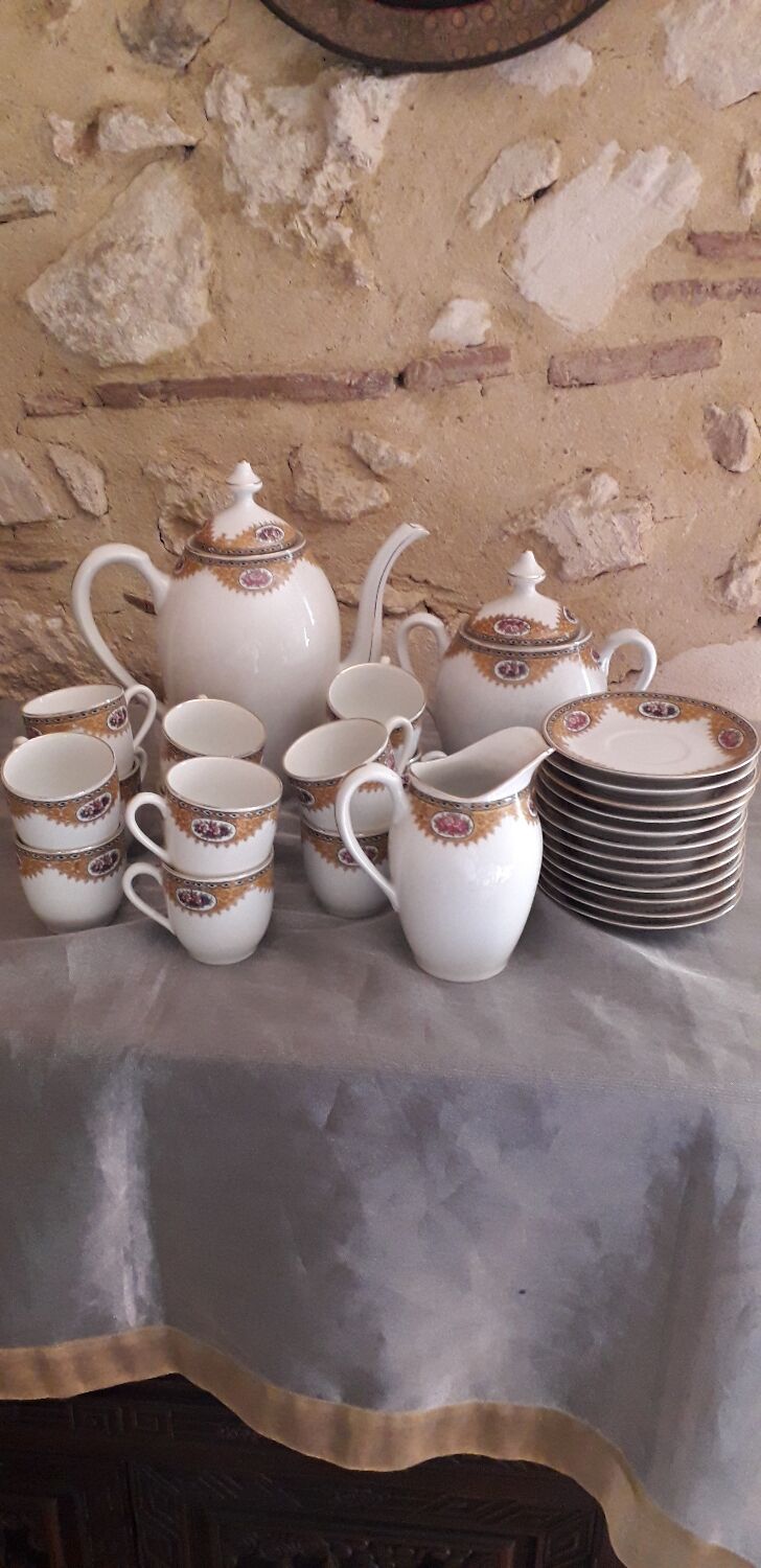Complete coffee service in Limoges porcelain
