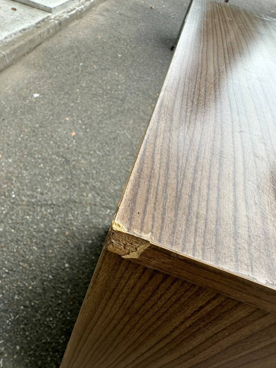 commode 4 tiroirs compacte — Effet bois foncé