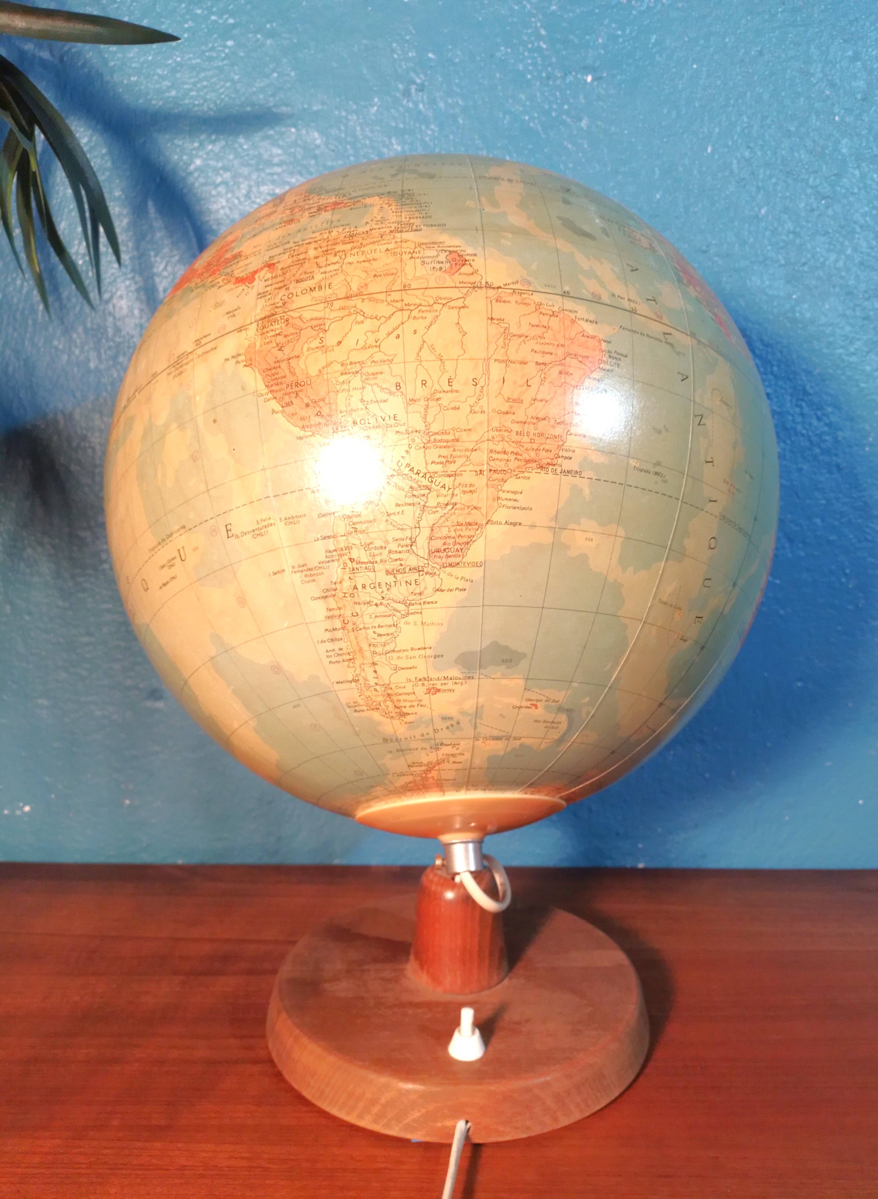 Terrestrial globe RDA 1970s