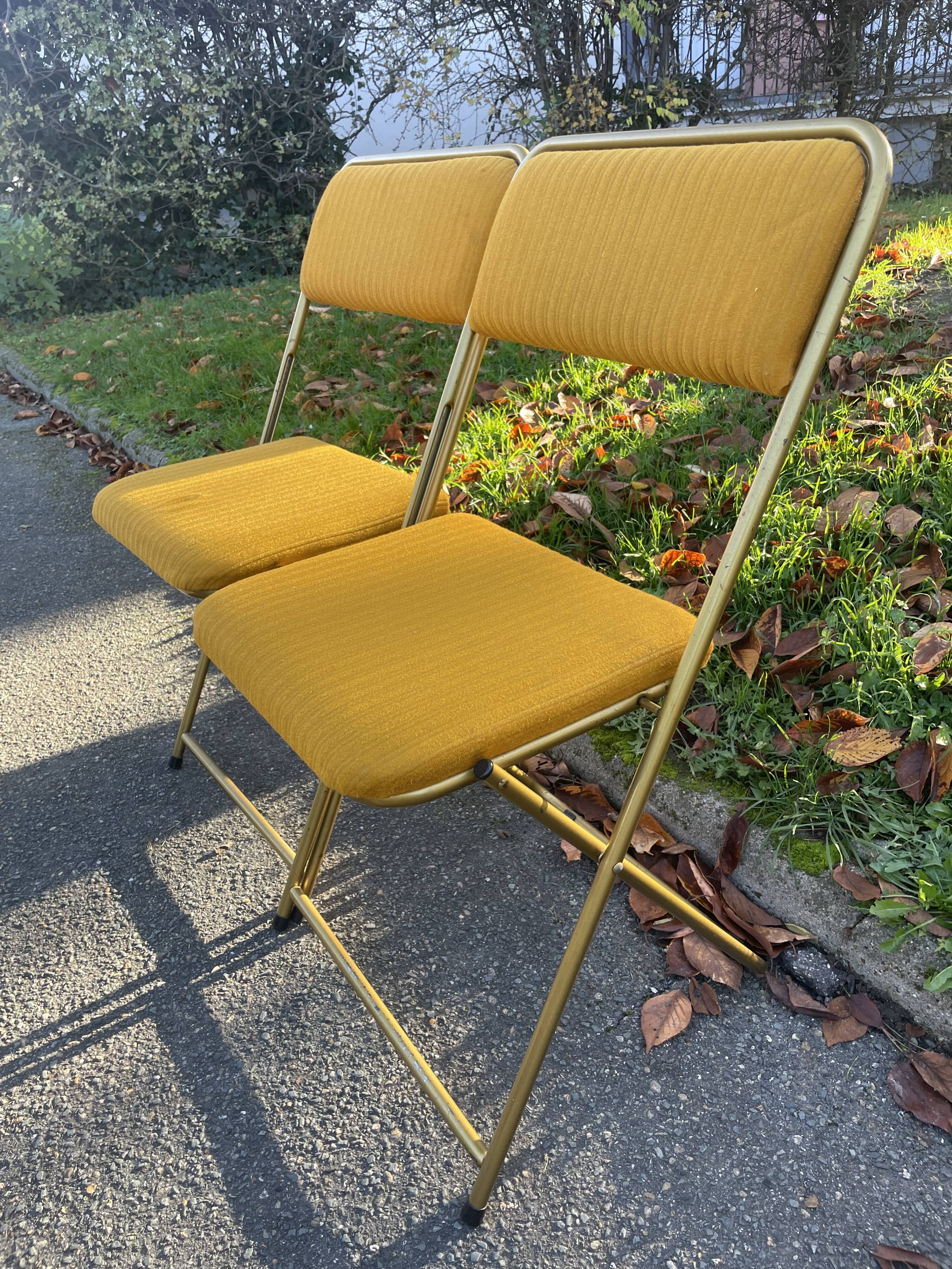 2 Lafuma folding chairs