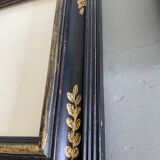 Painted wood glazed frame, to pose