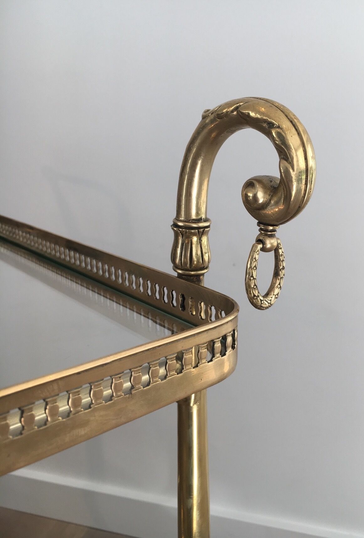 Neo-classical table in gilded metal and glass