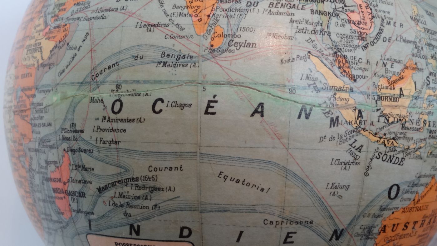 Earth Globe Forest end 19th H39 cm