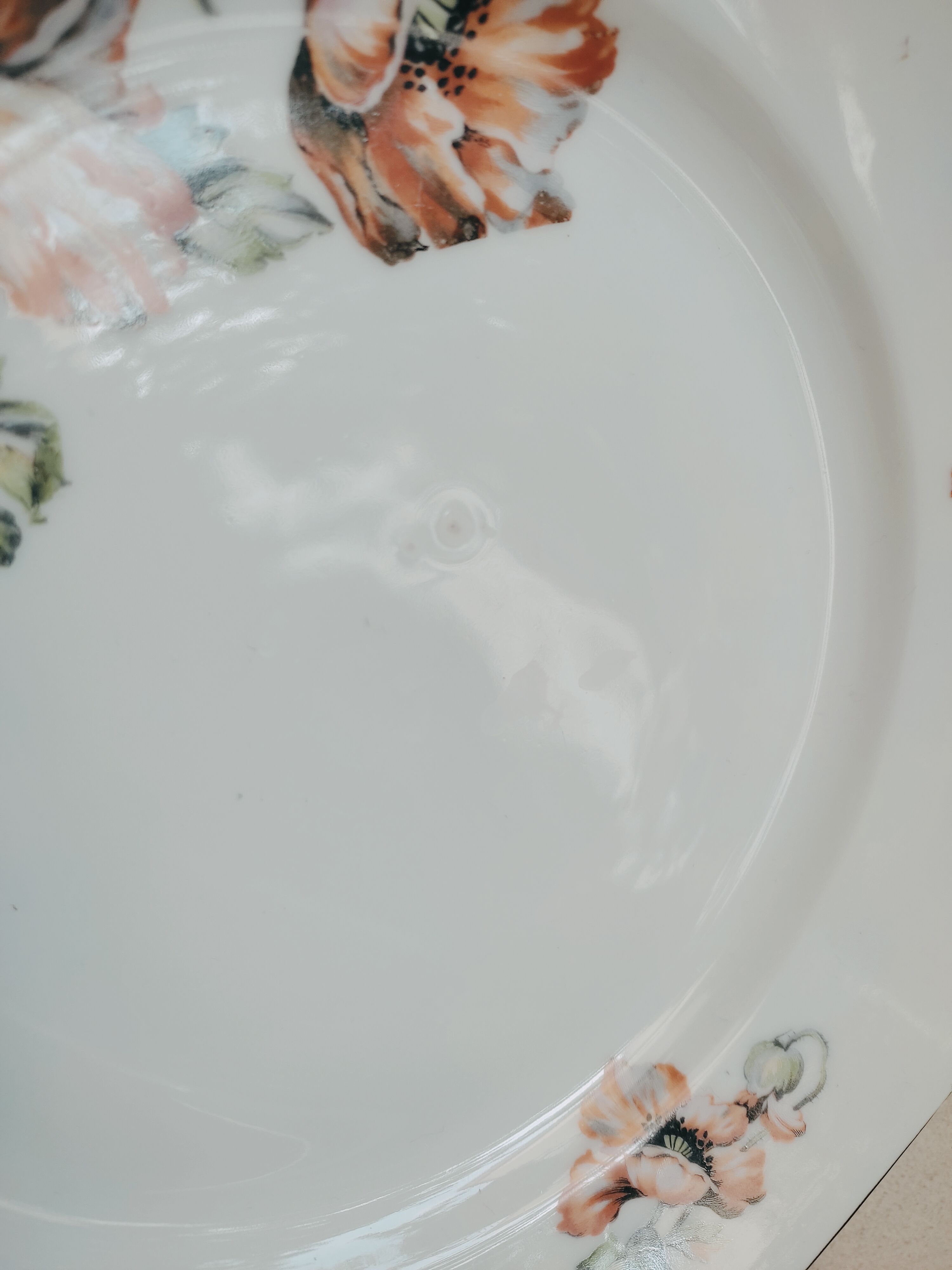 Porcelain dish with poppies