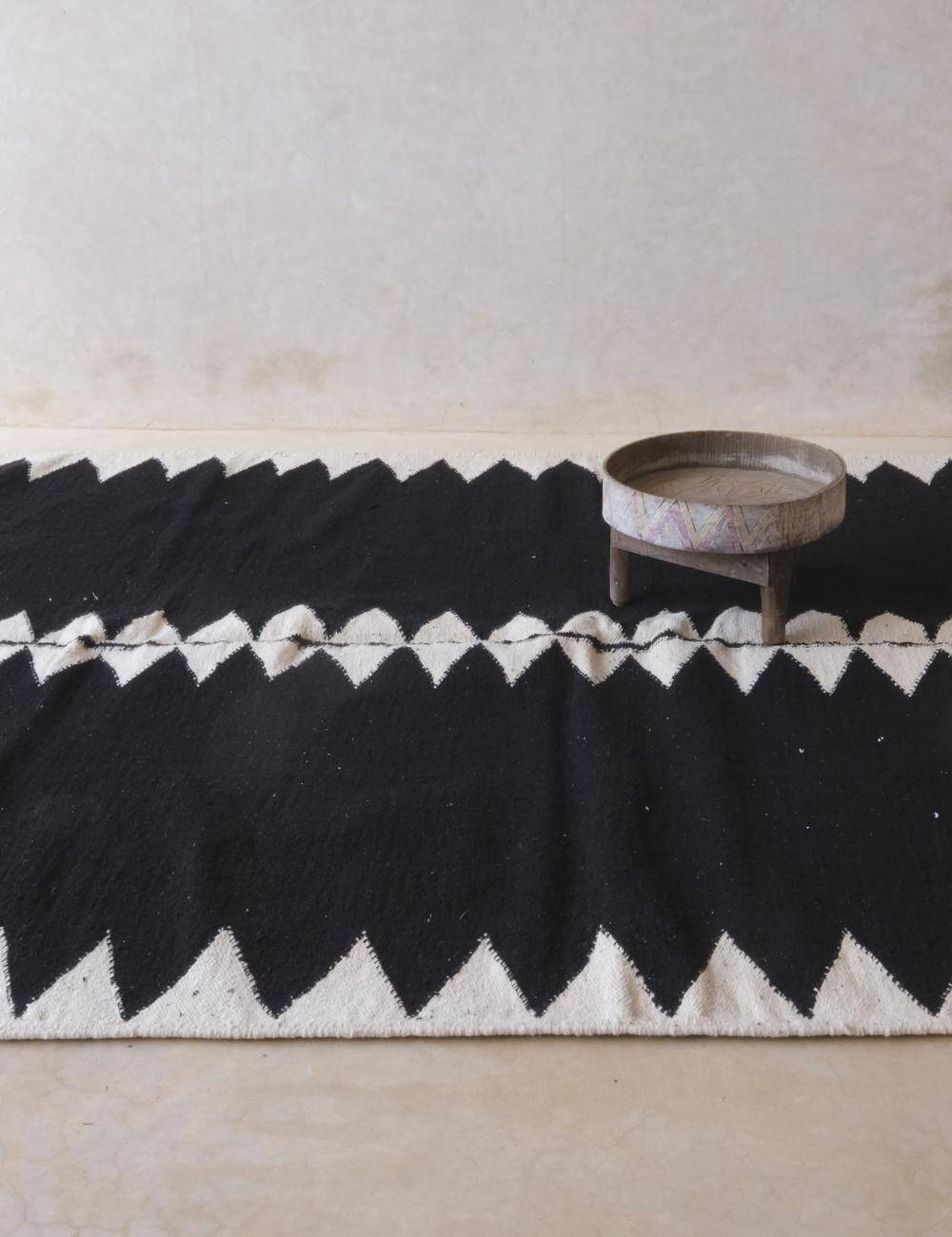 Black Kilim Rug - 303 x 203 cm