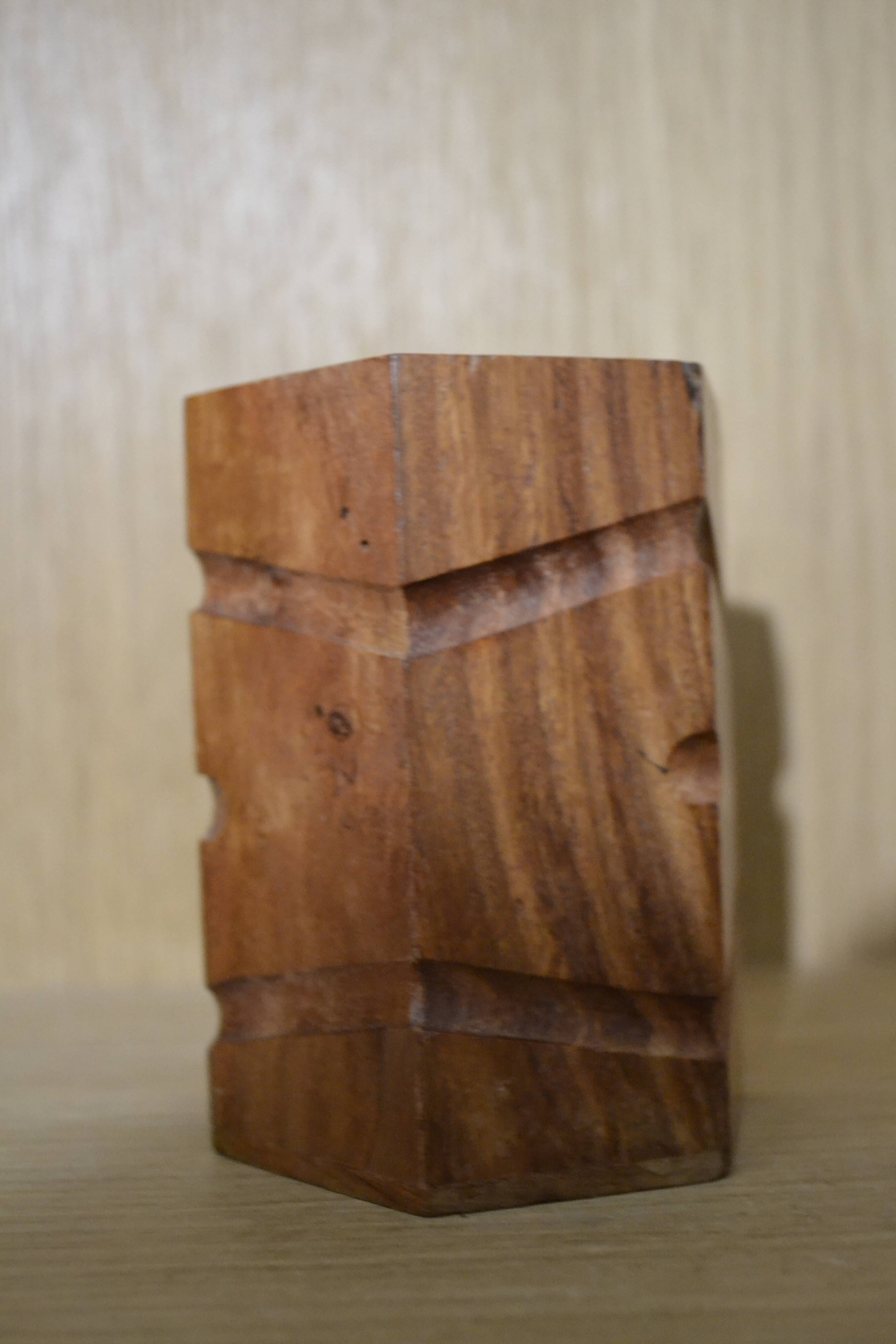 Pot à crayons en bois
