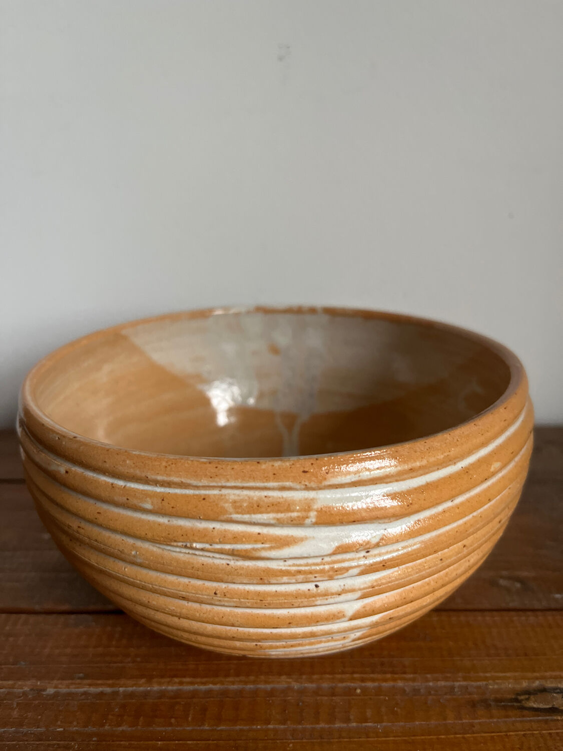Stoneware salad bowl