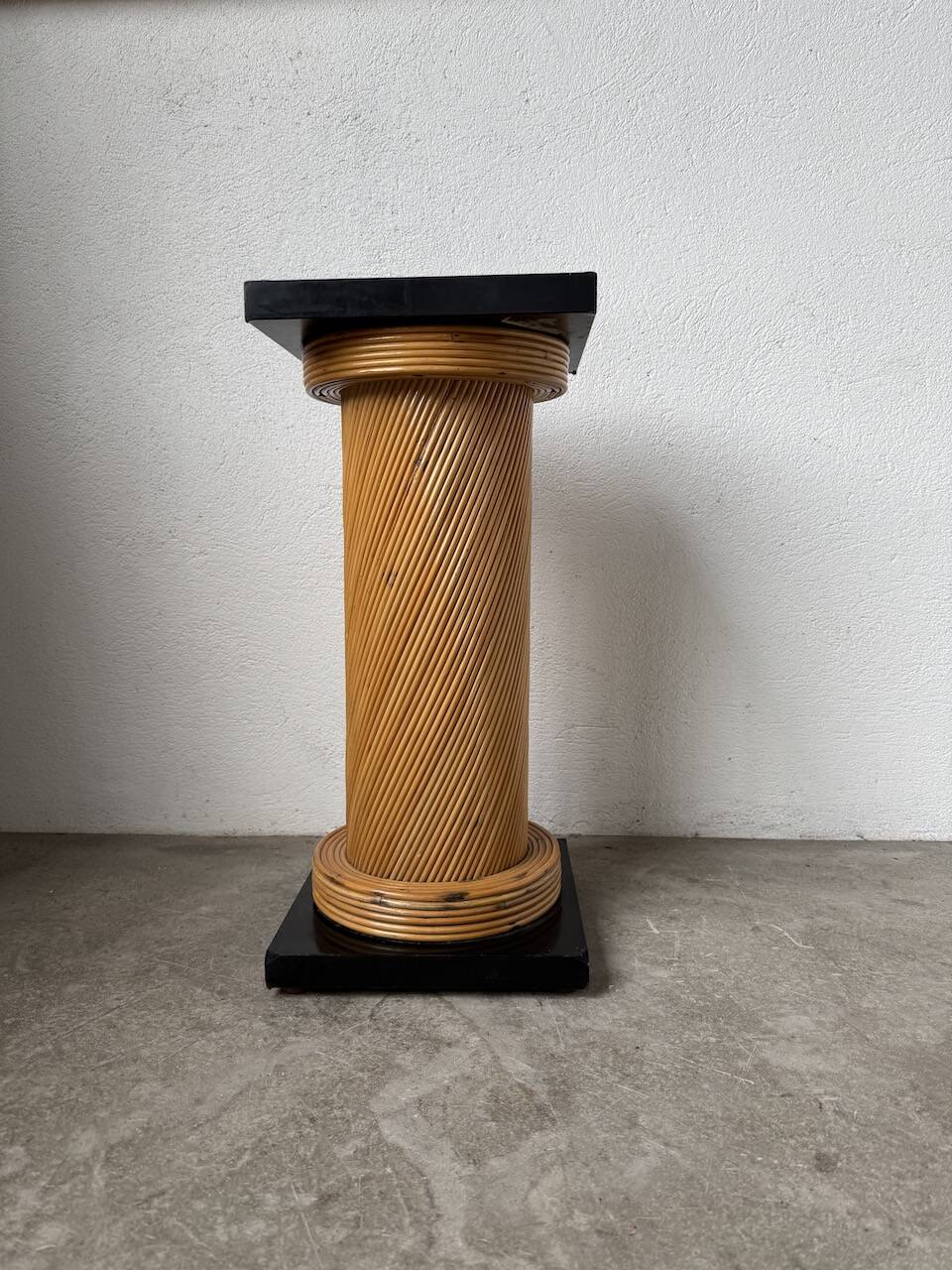 Crespi South Nursery Rattan Column