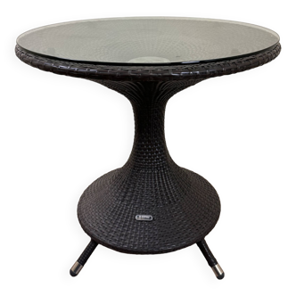 Emu round table nilo model. design by chiaramonte and sailor