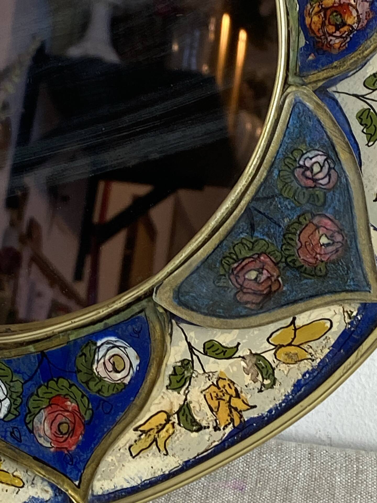 Miroir en bois peint et verre