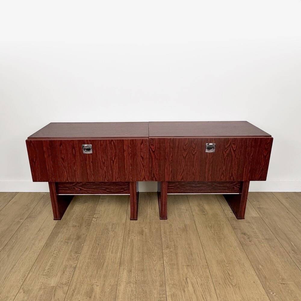 Paire de chevets modernistes placage palissandre années 70
