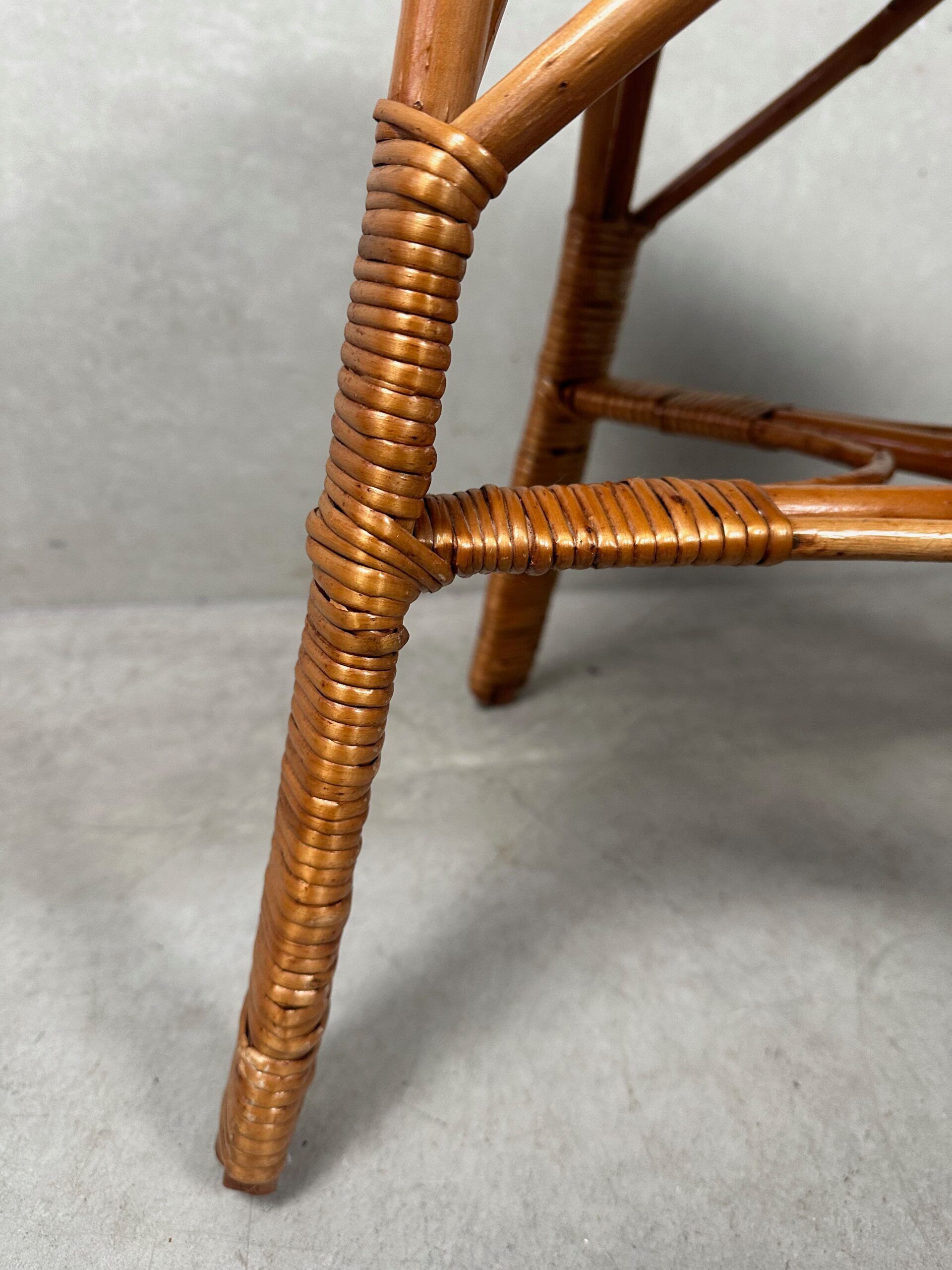 Table en rotin vintage – boho