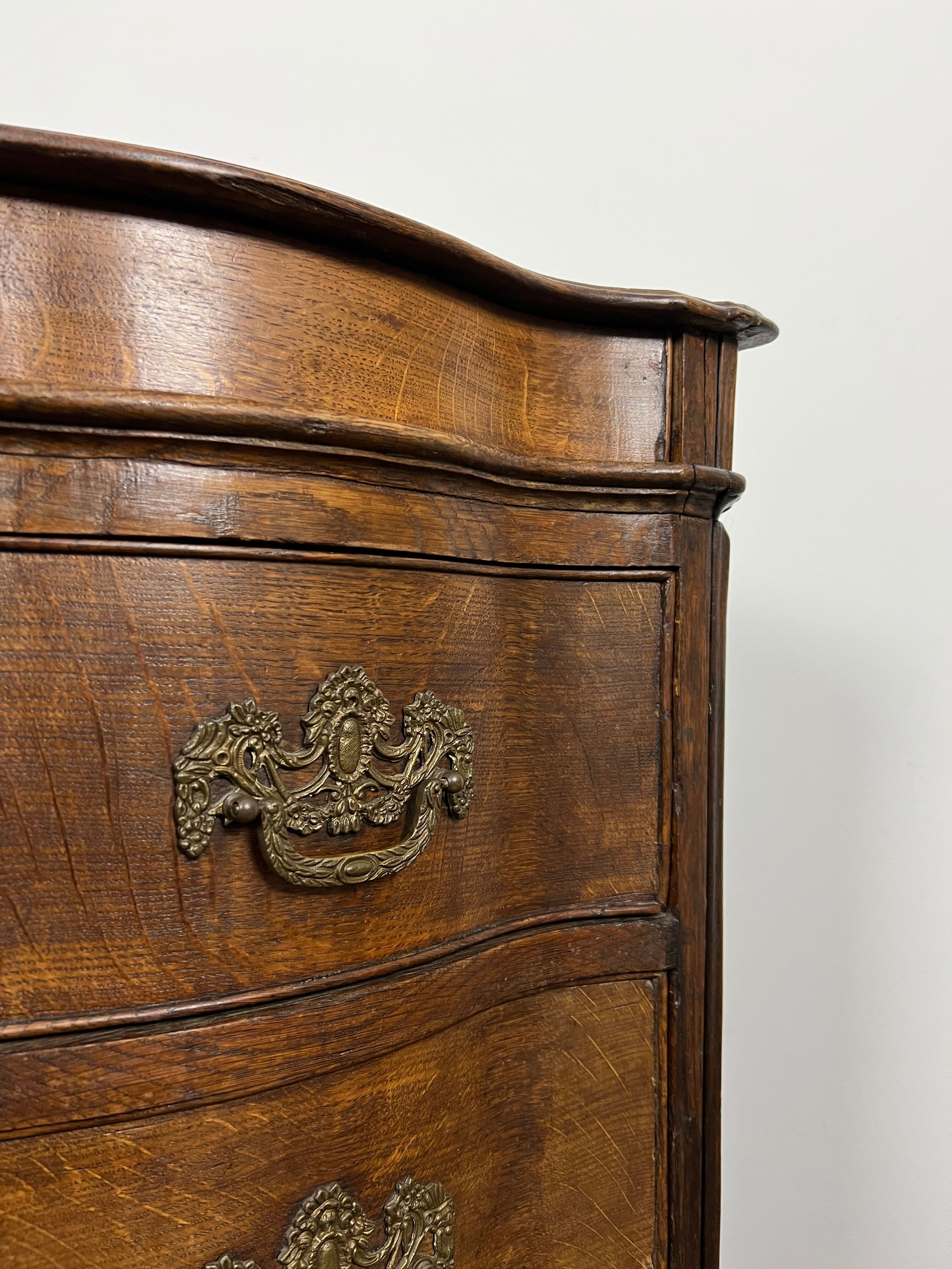 Commode en chêne hollandais 18c
