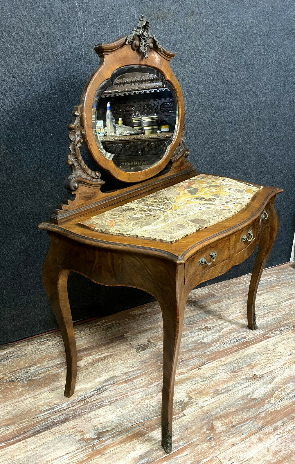 Louis XV toilet table curved in precious wood marquèterie