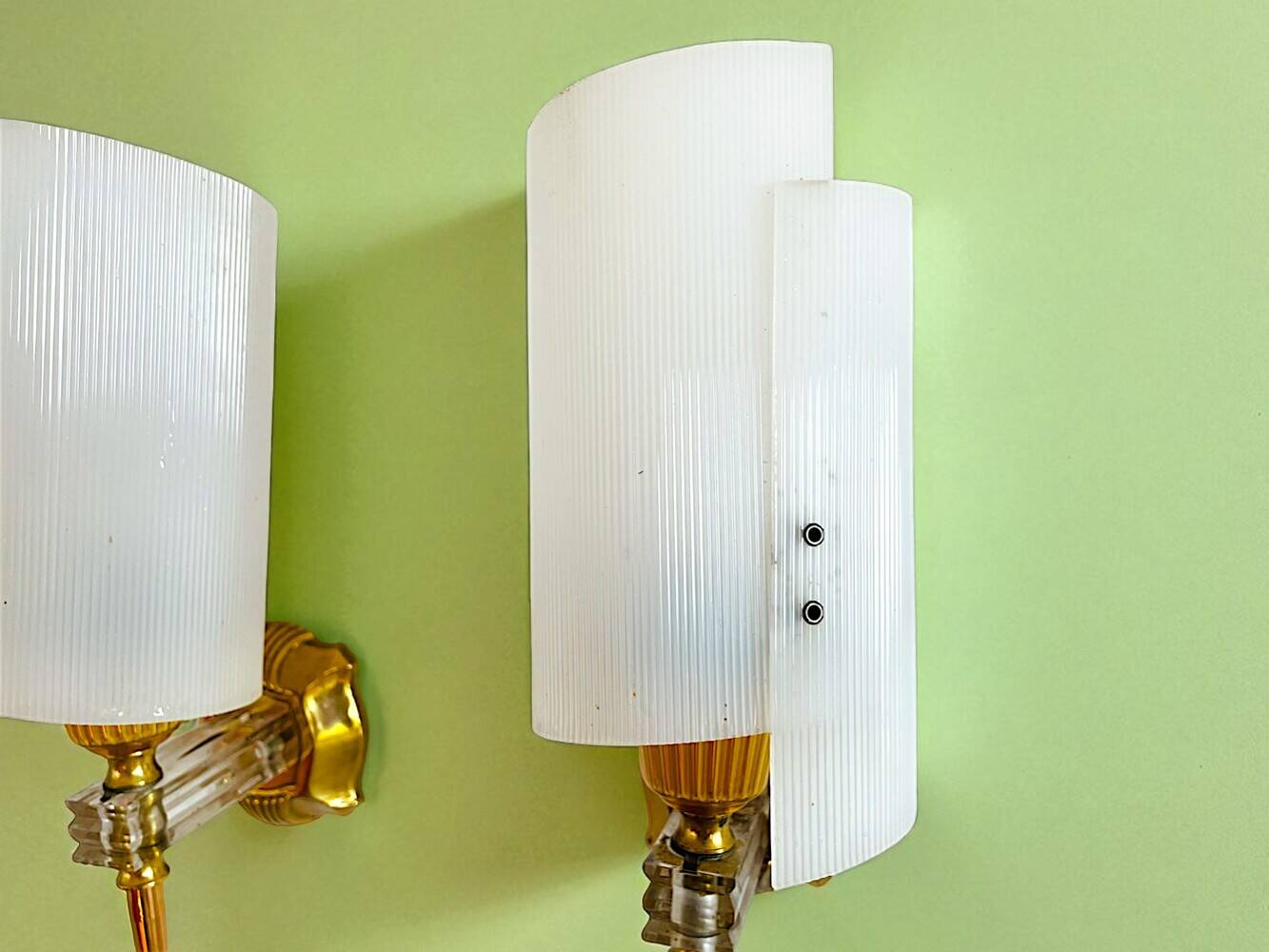 Paire d'appliques en laiton et acrylique, France 1960