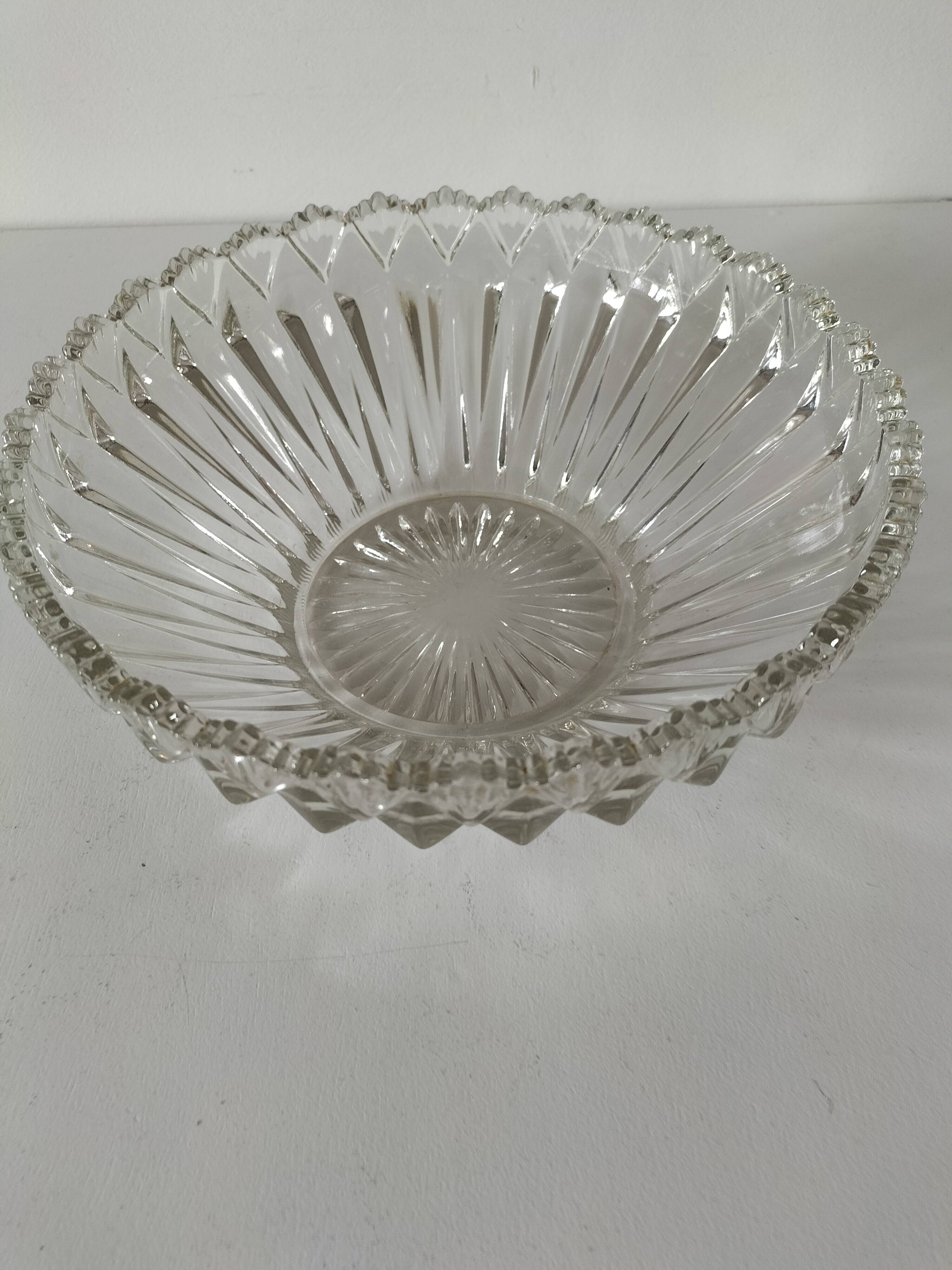 Coupe vintage en verre pressé – éclat et caractère