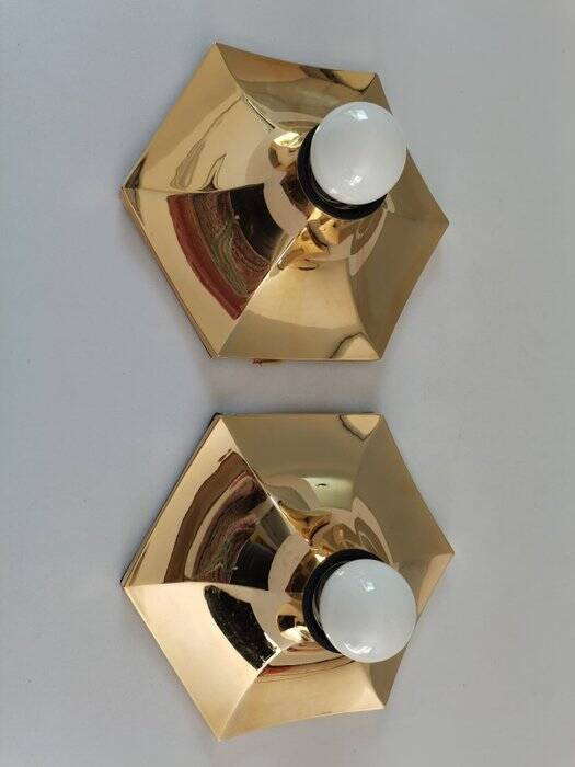 Pair of Italian wall lights by Fosnova from the 1980s.