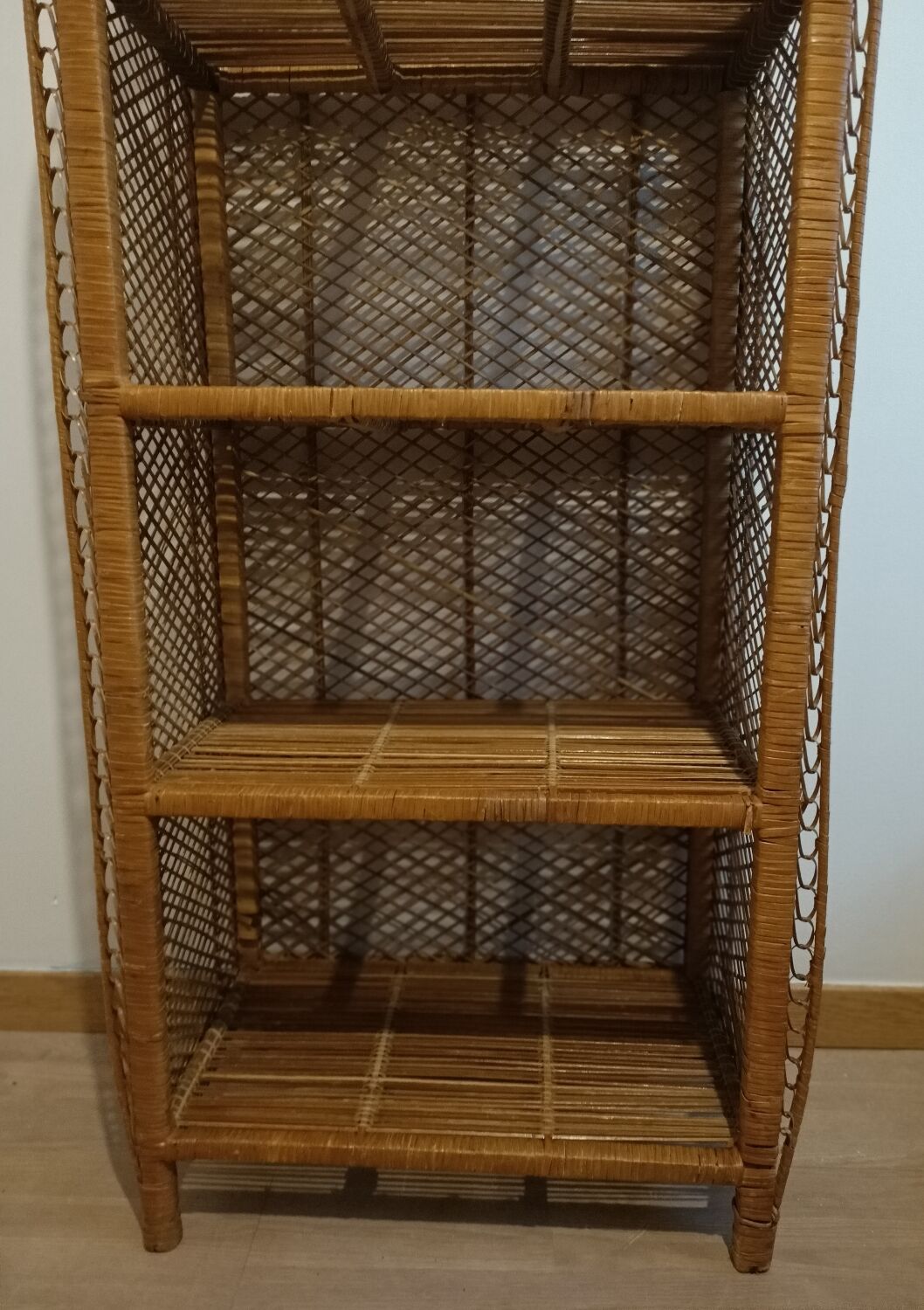 Round rattan shelf