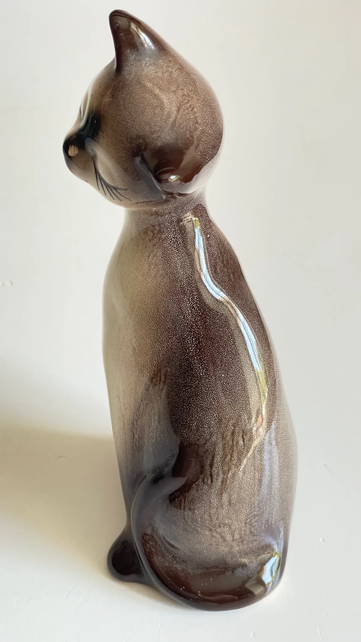 Vintage ceramic chat