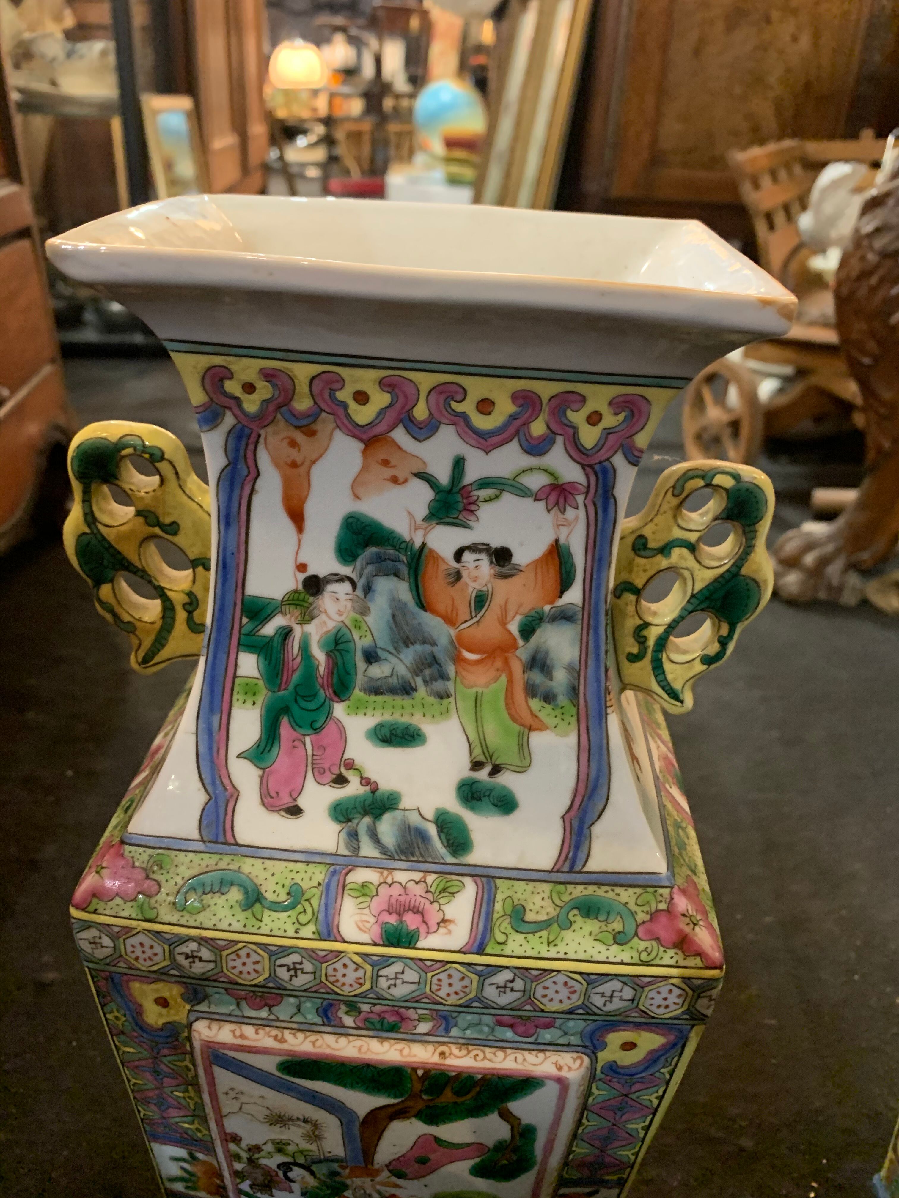 Pair of vases Canton 19th century