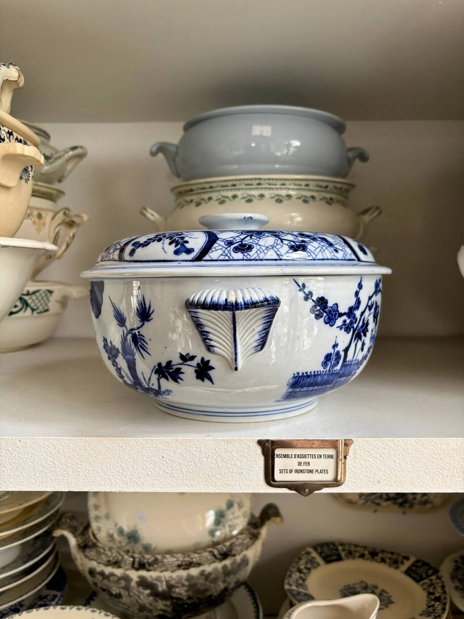 Large soup tureen Creil & Montereau in blue ironstone, "Japan" service.