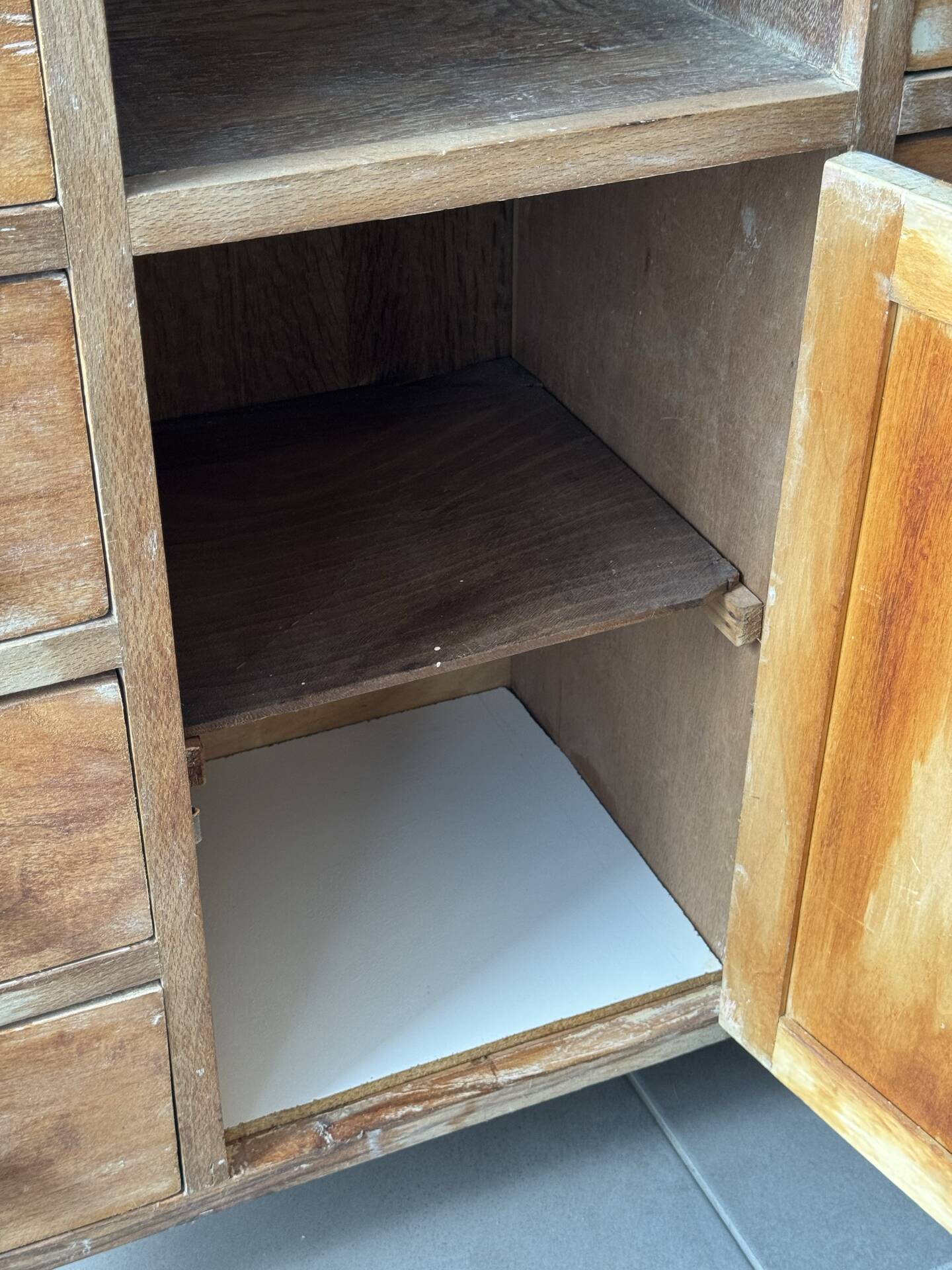 Vintage style buffet - workshop furniture