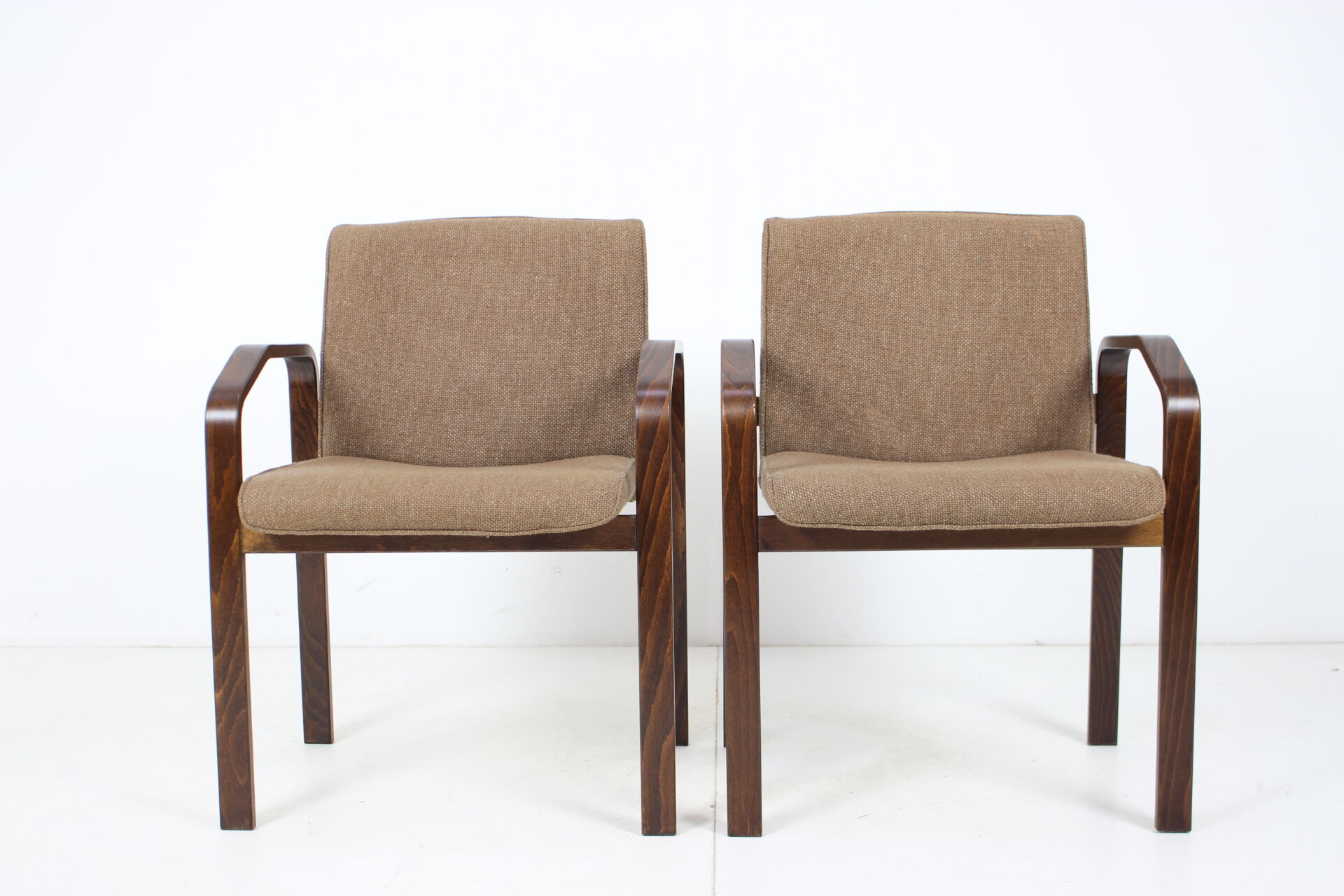 Set of six lounge chairs/Ton, Národní podnik Holešov, 1993.