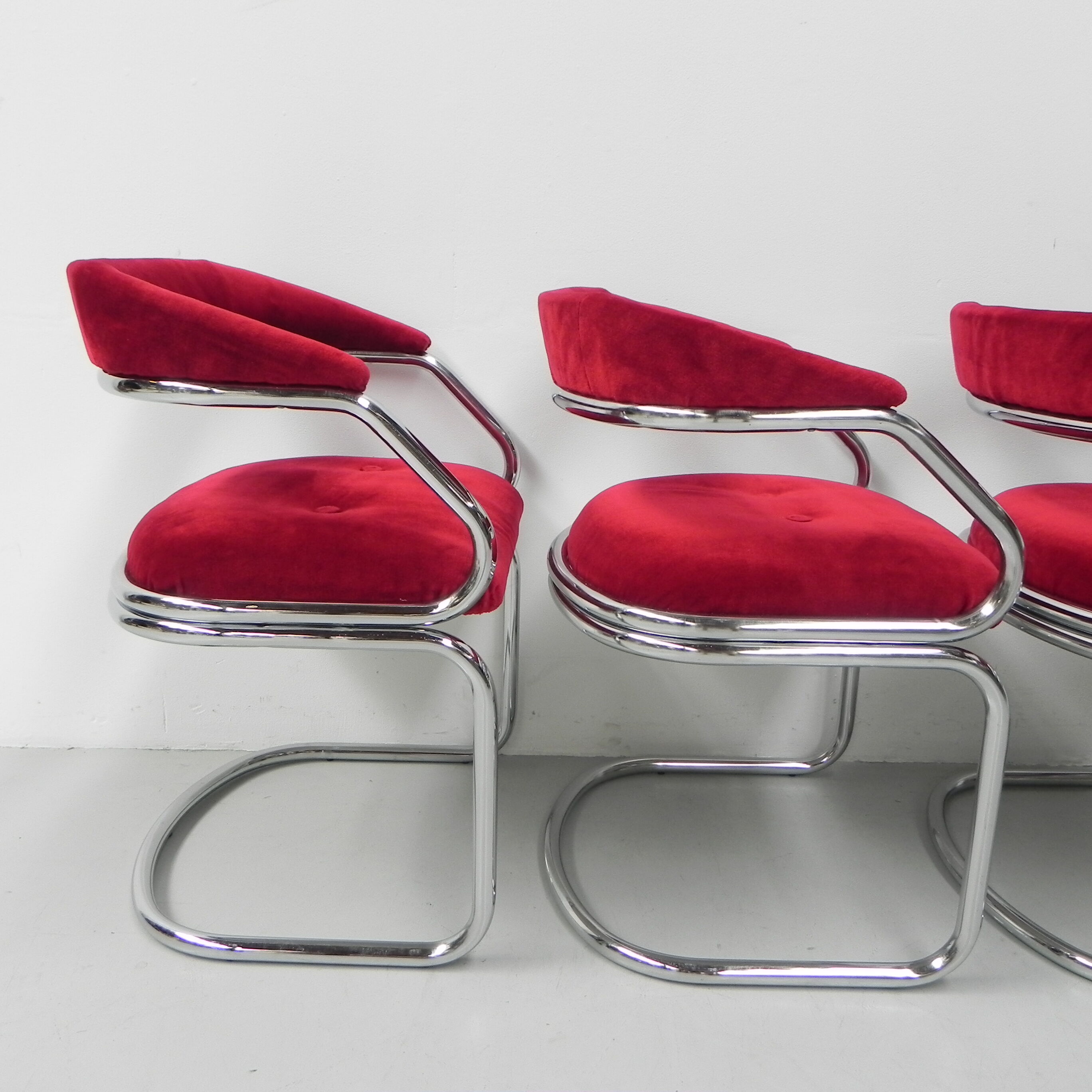 Set of 4 dining table chairs