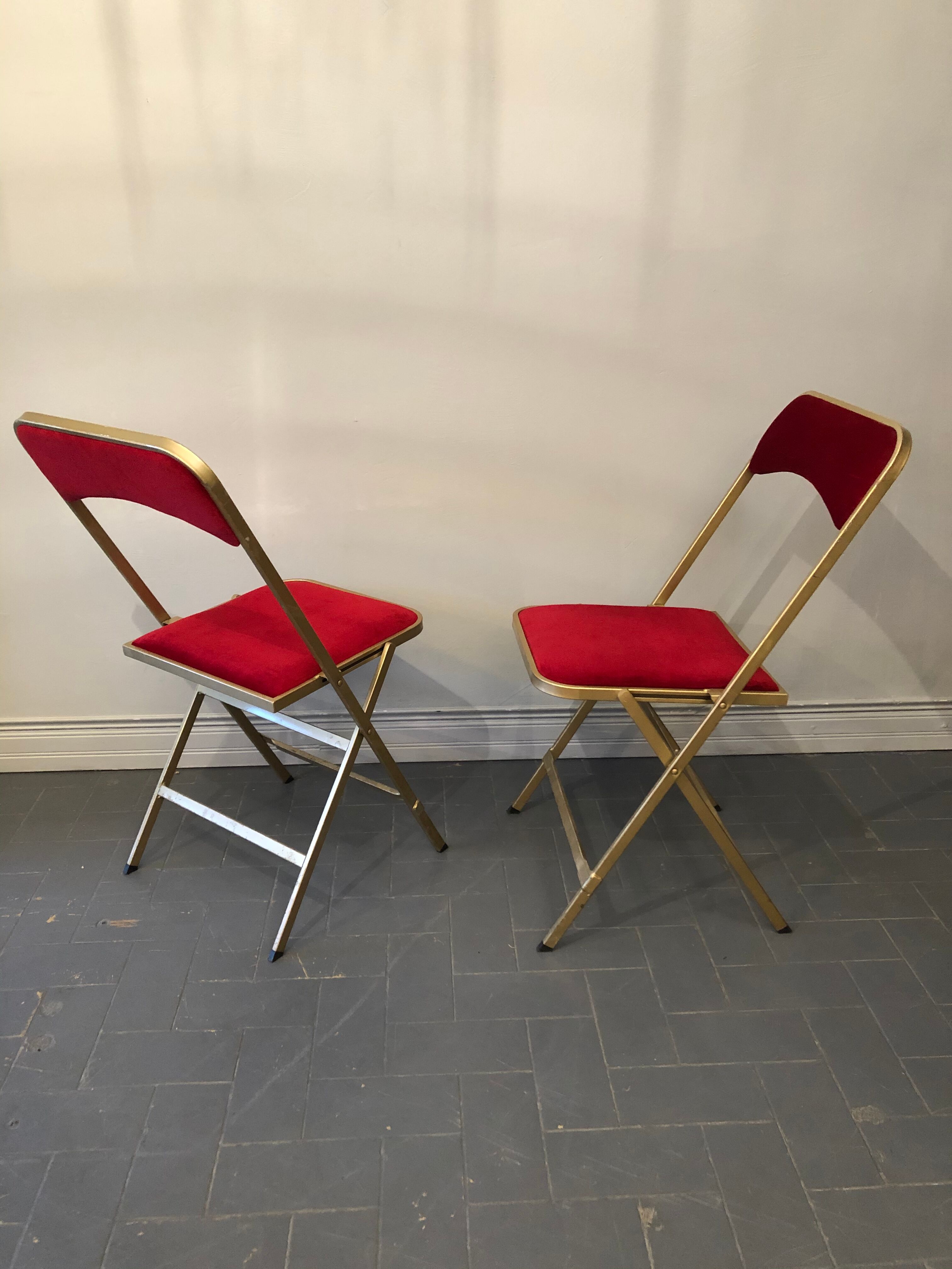 Duo of folding chairs