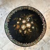 Blackened wooden pedestal table from the 19th century Napoleon III burgundy, decorated with mother-of-pearl