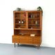 Buffet en teck avec portes en verre par Brouer Møbler, années 1960.