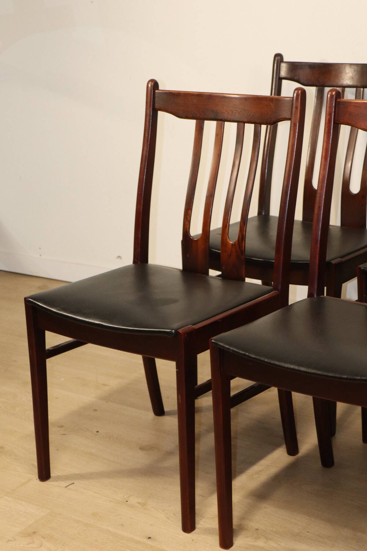 Set of 6 Scandinavian chairs in rosewood, 1960.