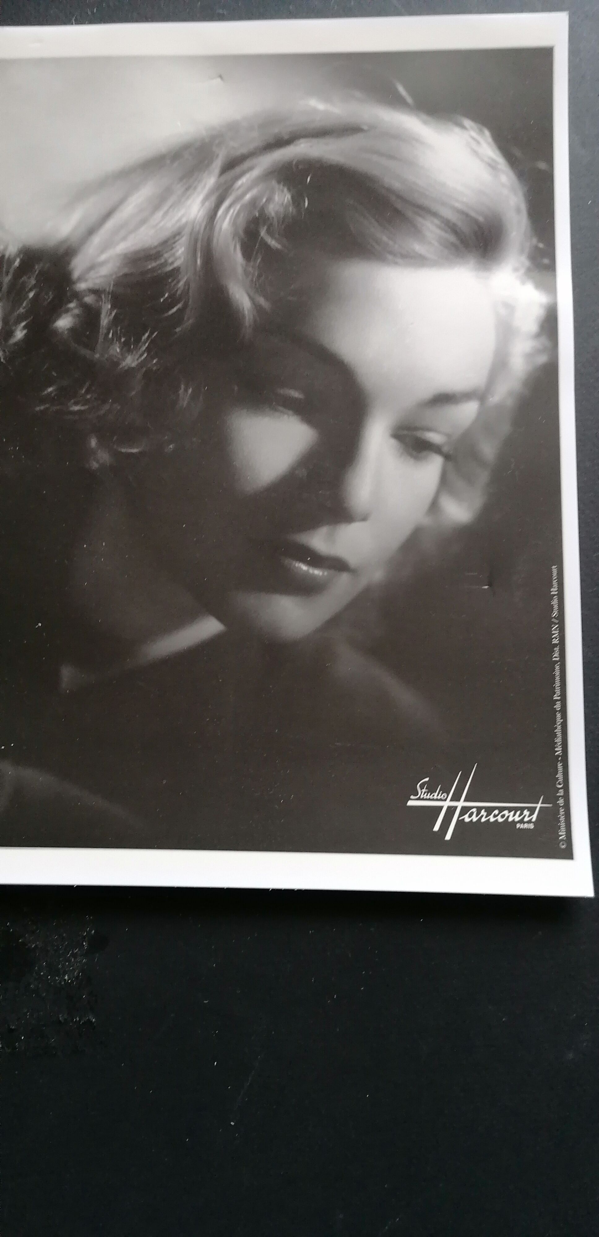 Photography Harcourt Simone Signoret