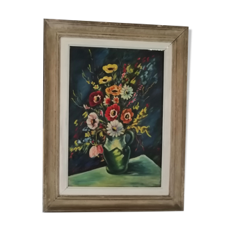 Ancient bouquet of flowers table