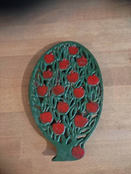 Cast iron patinated metal trivet Apple tree