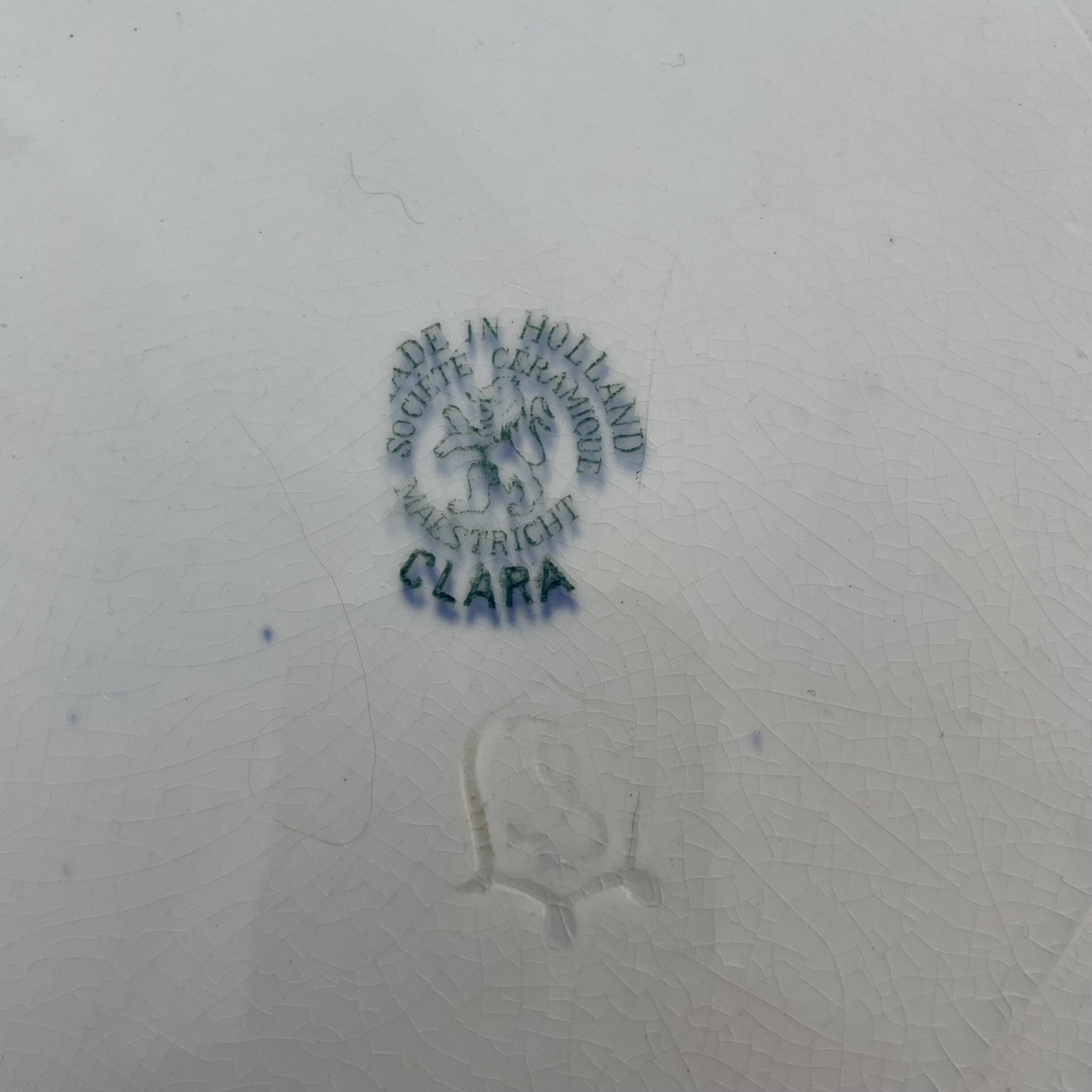 Round dish 30 cm in Maastricht earthenware, Clara model