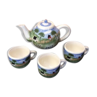 Teapot with 3 cups
