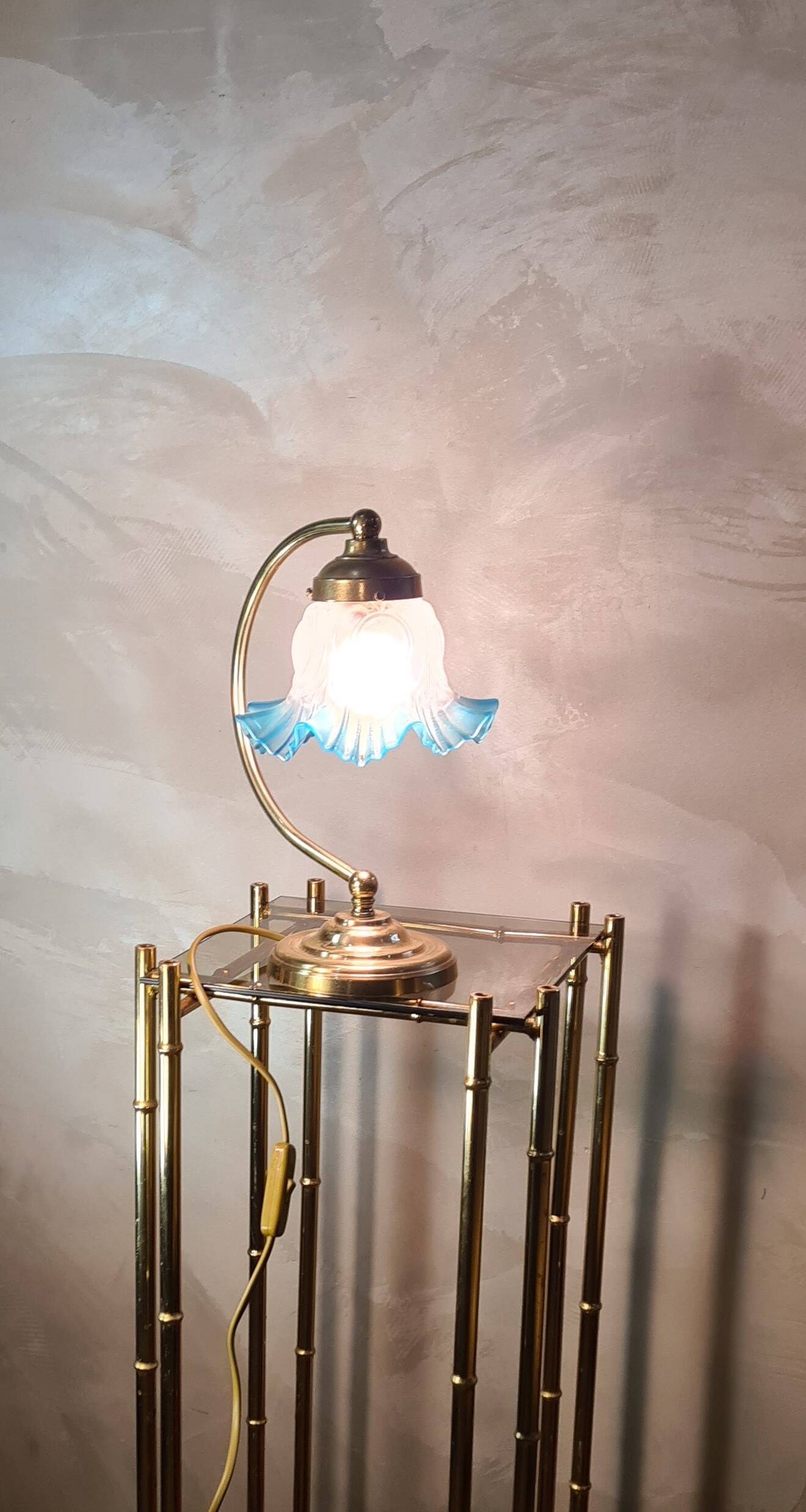 small brass lamp 29x20 pretty tulip lace glass elec ok