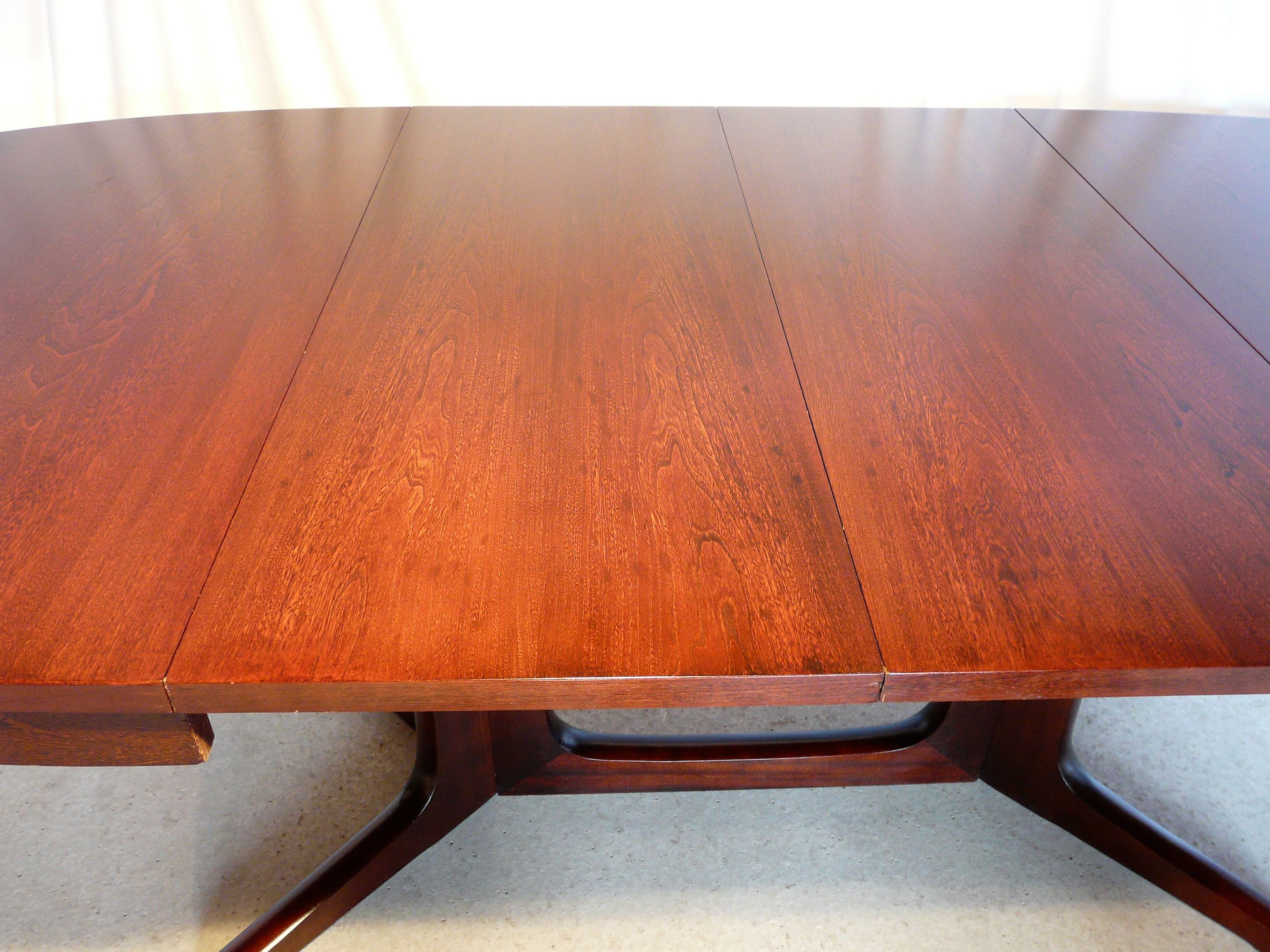 Baumann vintage Scandinavian extendable oval table