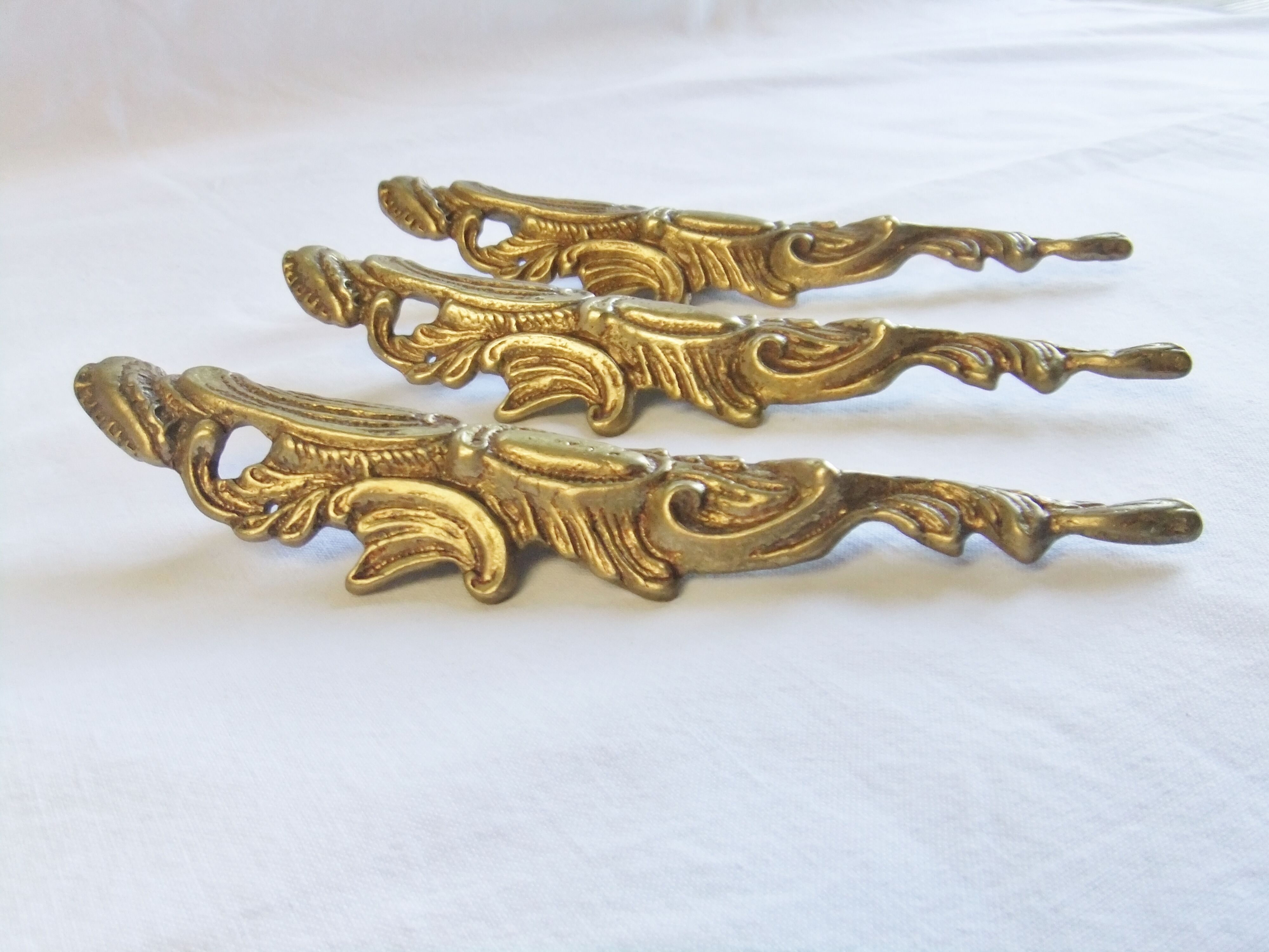 Antique bronze corner furniture ornaments