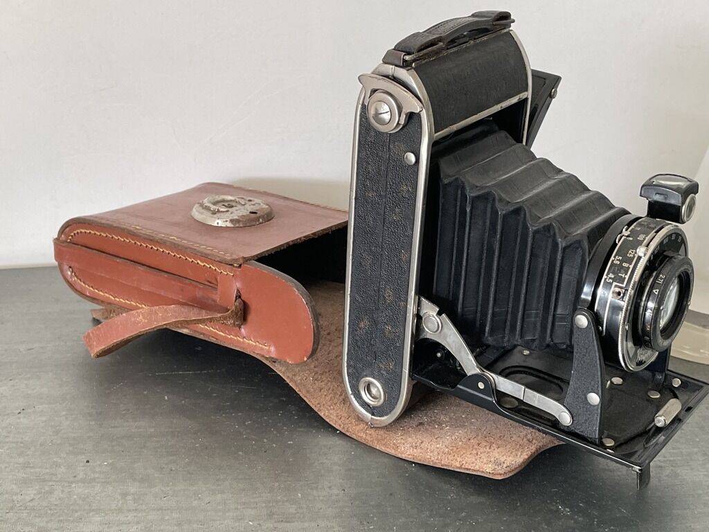 Vintage Voigtlander bellows camera