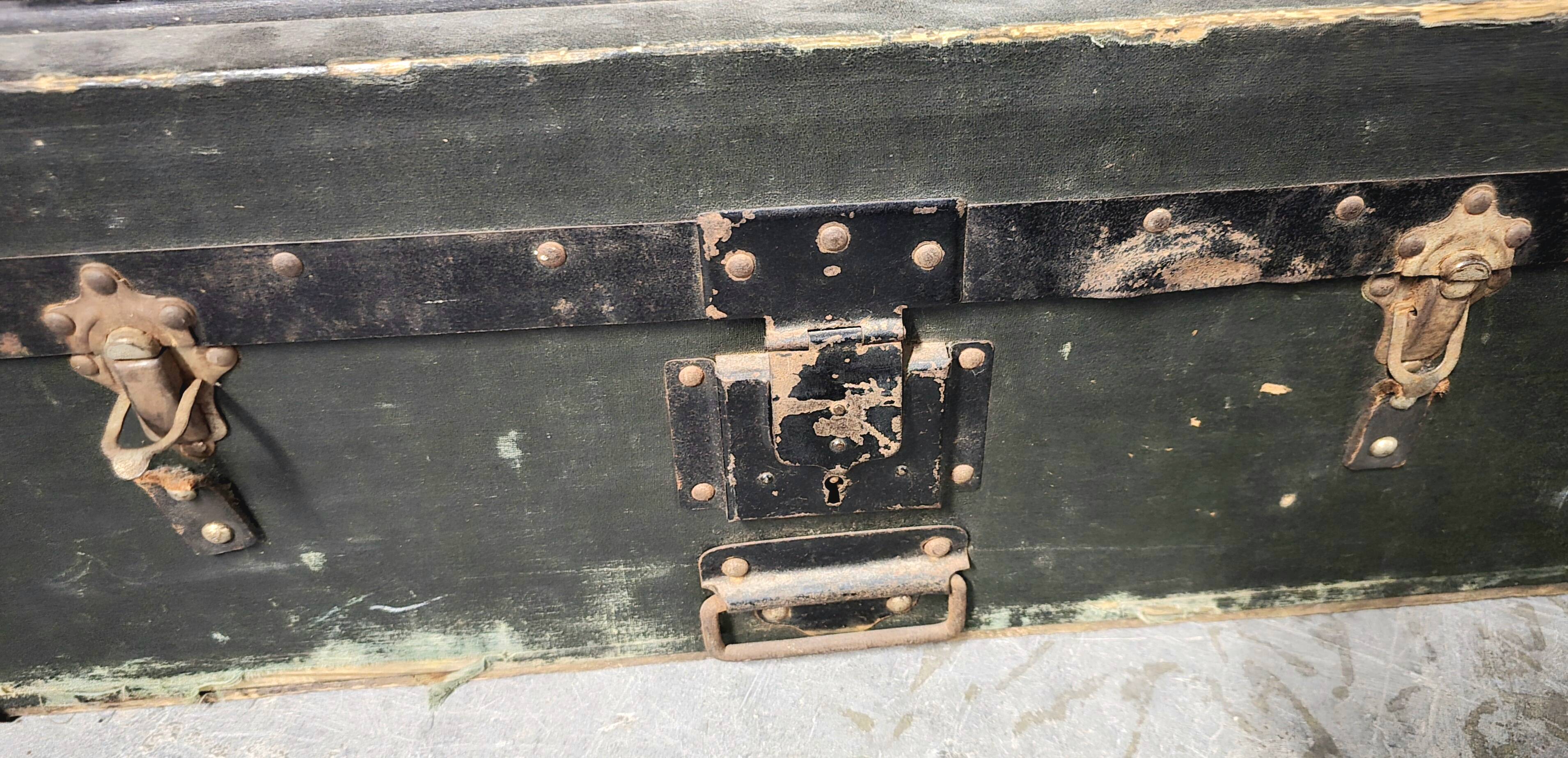 Antique wooden and metal trunk – Industrial/military style