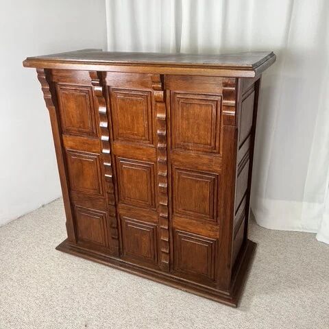 Antique oak counter/bar, 20th century