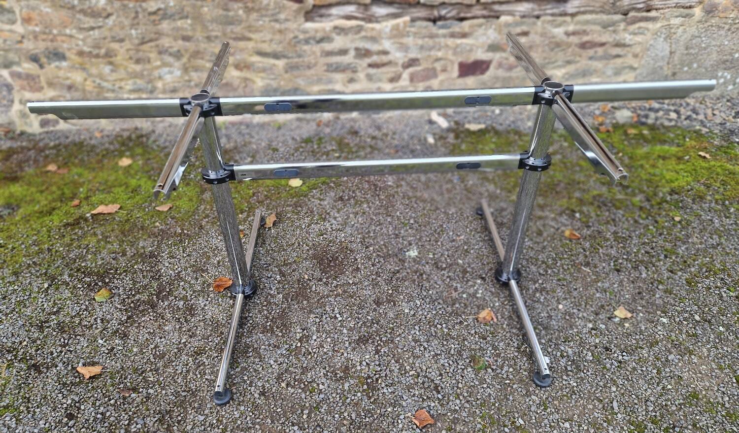 USM Kitos design table