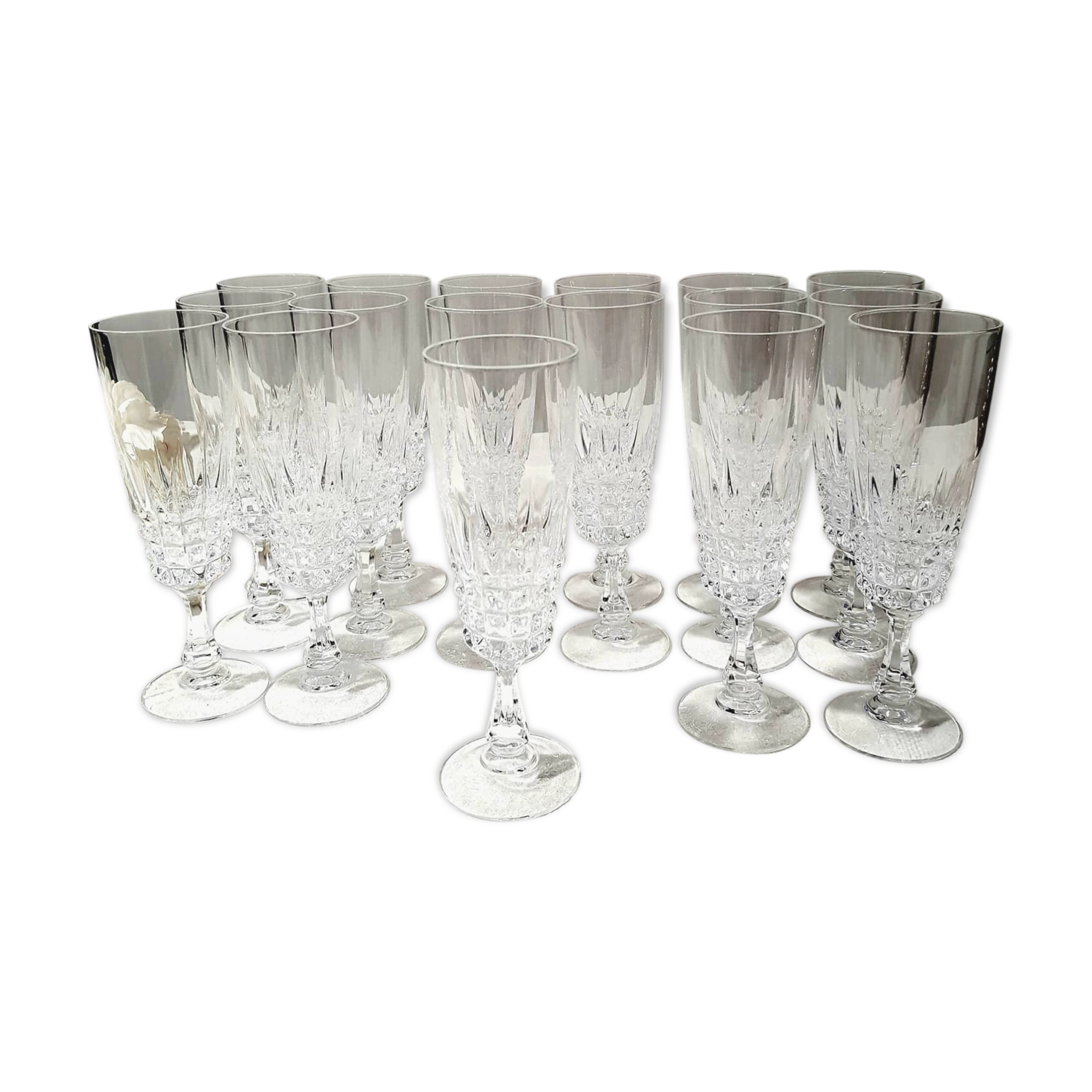 Lot of 17 flutes glass glass champagne crystal of Arques Pompadour