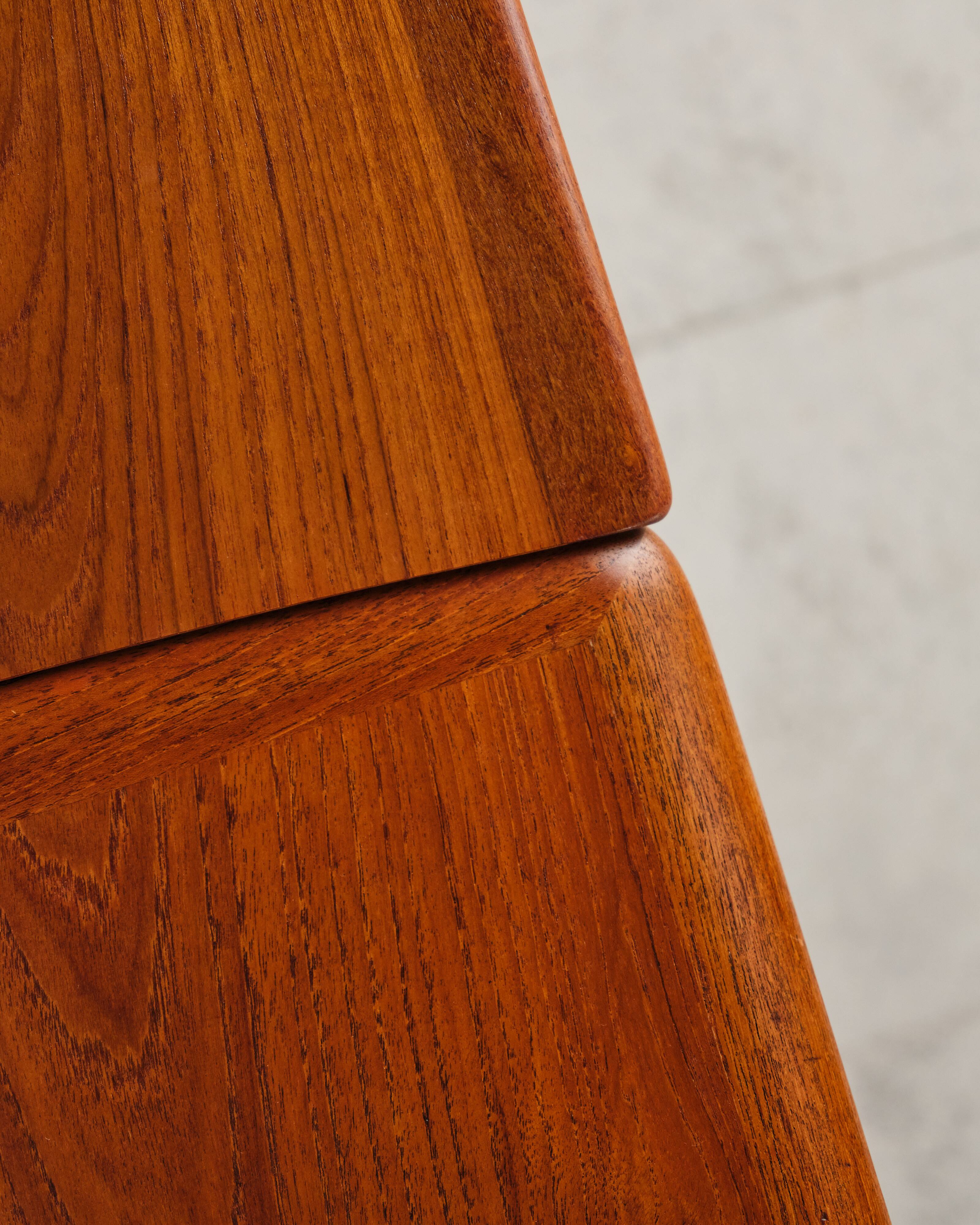 Extendable table by Svend Aage Madsen for K. Knudsen & Son