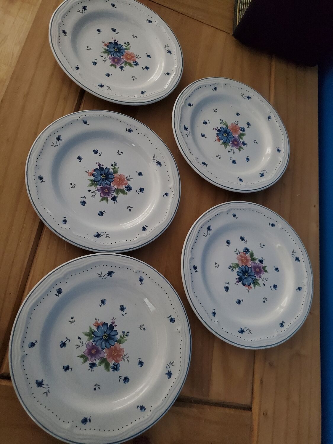 Lot 5 plates for dessert provincial bouquet