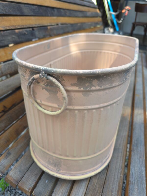 Jardinière en zinc patiné