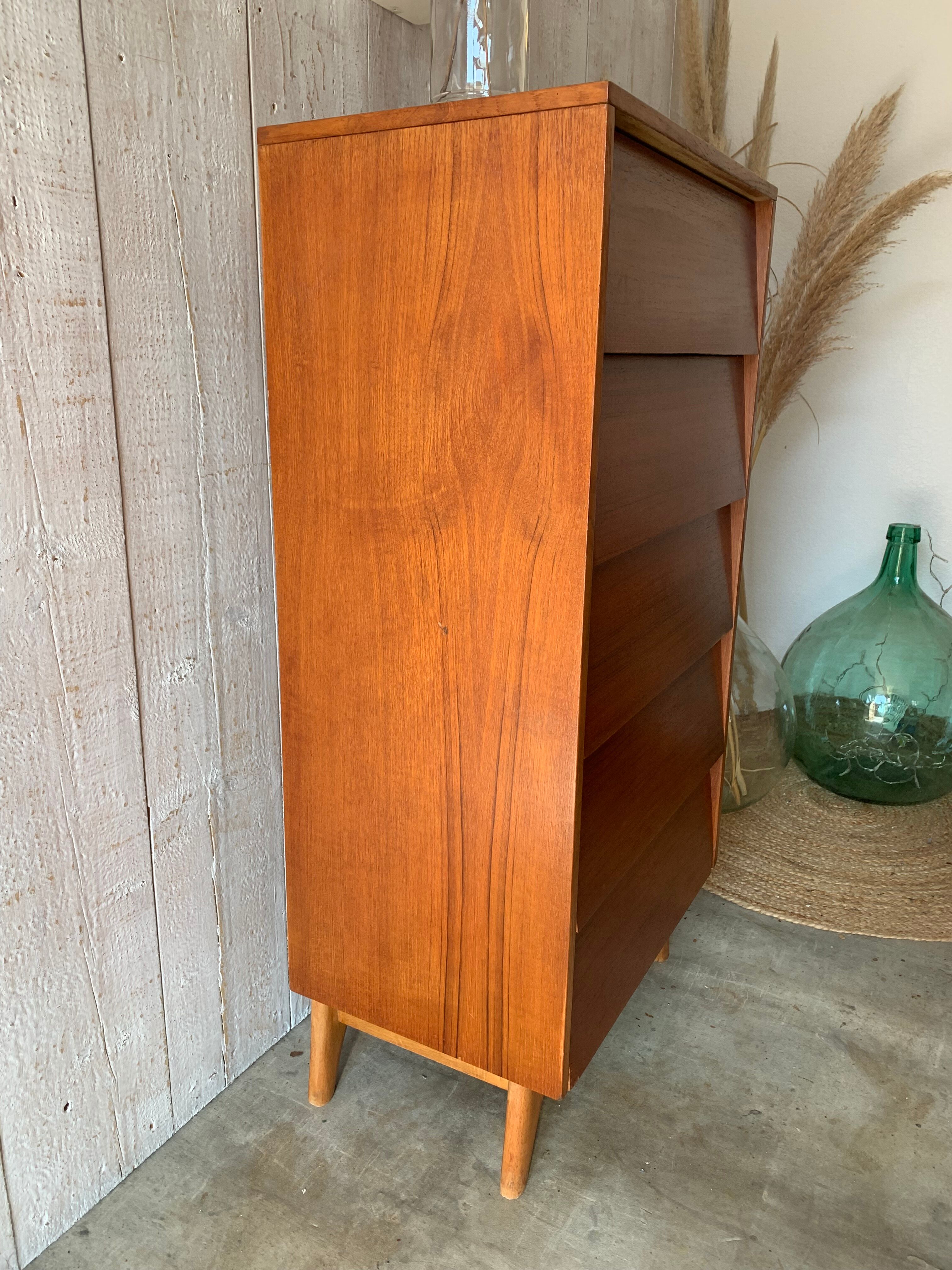 Rag picker with finned drawers