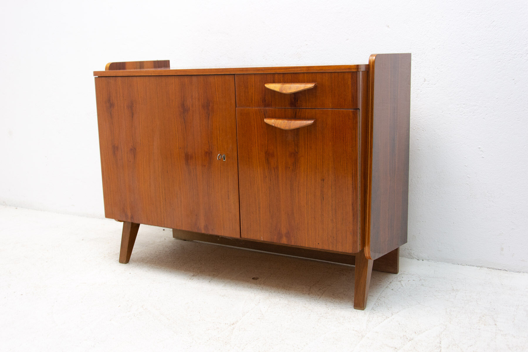 Buffet par František Jirák, années 1960, Tchécoslovaquie